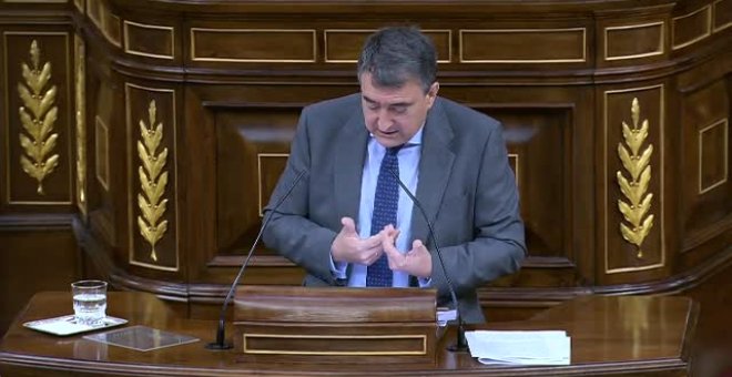 Esteban a Sánchez: "Si no cuida sus relaciones parlamentarias, ¿con quién piensa alcanzar la Moncloa en las próximas elecciones?"