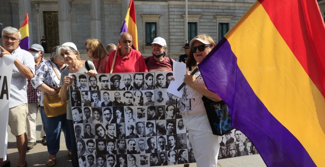 El Congreso aprueba la nueva ley de memoria tras un debate embarrado por las derechas a cuenta de ETA