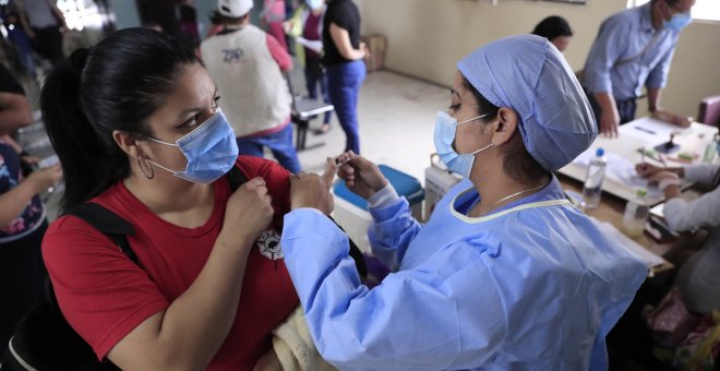 La vacuna covid aumentó el sangrado de la menstruación en el 42% de las mujeres