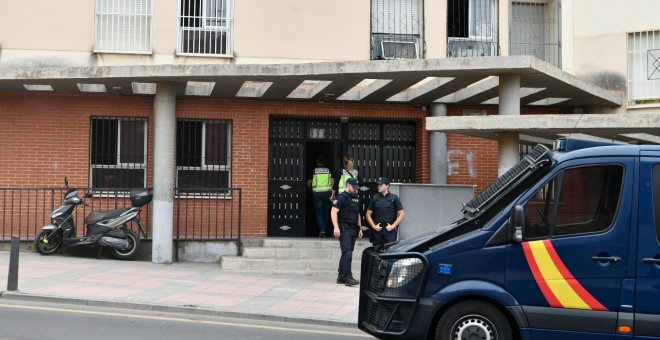 La Policía irrumpe en un examen para conseguir la nacionalidad e identifica a los participantes