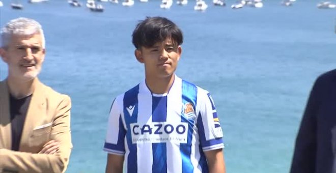 Kubo estrena camiseta ante la bahía de la Concha