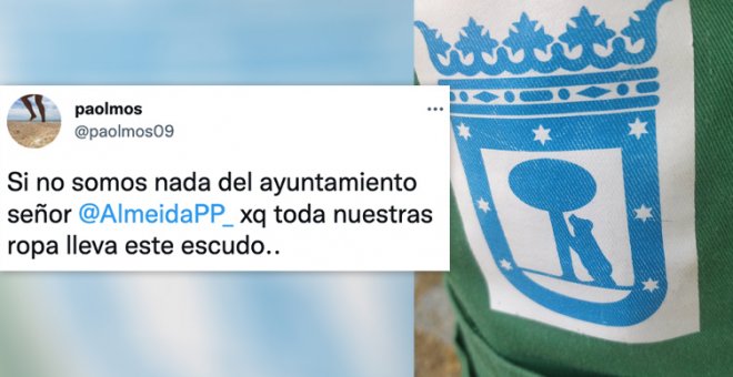 La pregunta de una trabajadora de la limpieza a Almeida: "Si no somos nada del Ayuntamiento ¿por qué nuestra ropa lleva este escudo?"