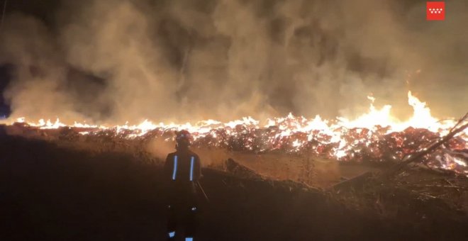 El calor y la falta de lluvias mantienen activos numerosos incendios en España