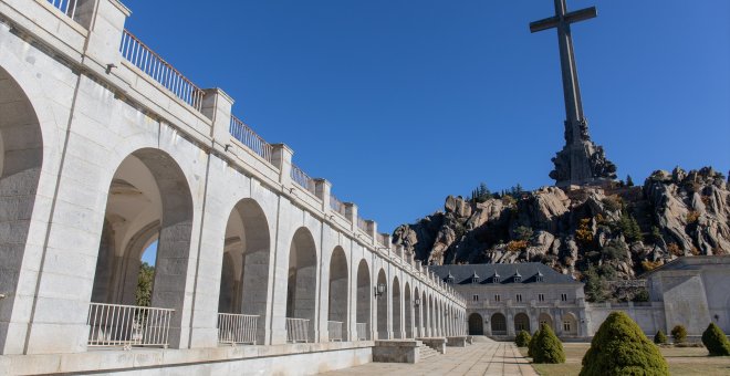 Los memoralistas le recuerdan a Félix Bolaños que los monjes del Valle de los Caídos viven allí ilegalmente