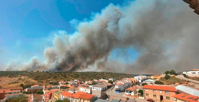 Tres incendios, declarados en apenas dos horas, recorren la provincia de Ciudad Real de oeste a este