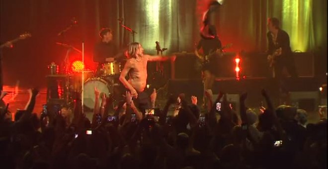 Un incombustible Iggy Pop brilla en el Teatro Real de Madrid