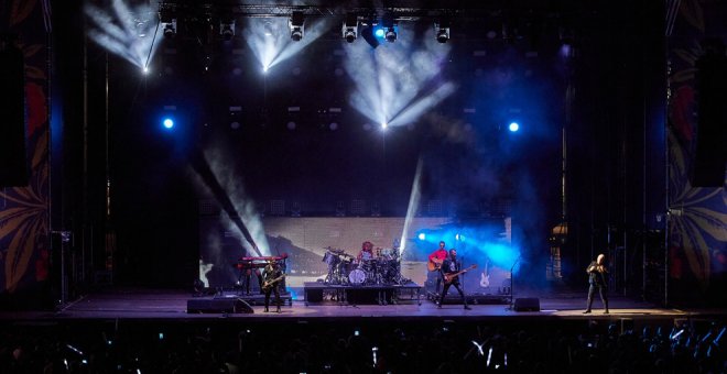 Simple Minds y M-Clan reúnen a cerca de 5.000 personas en la Magdalena