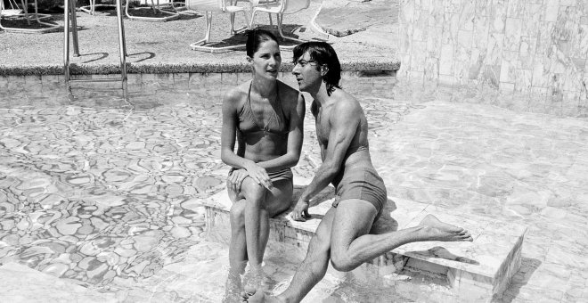 Postales de veranos pretéritos / Una piscina en Cannes