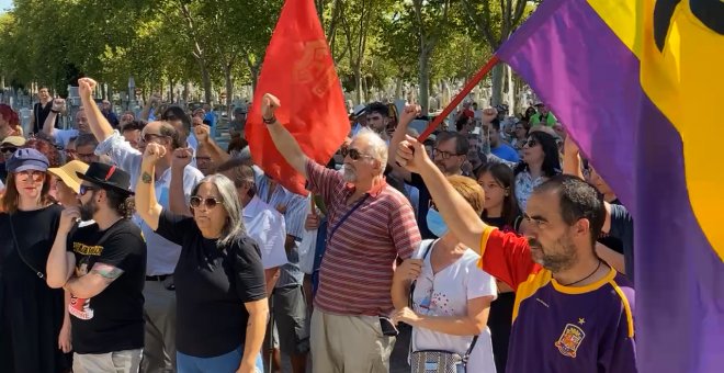 Así ha sido el homenaje a las 13 Rosas y 43 Claveles en Madrid