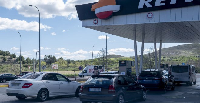 Los trucos de la DGT para ahorrar 500 euros de combustible al año