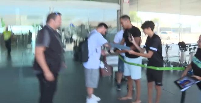 Messi aterriza en Barcelona para descansar tras la victoria con el PSG