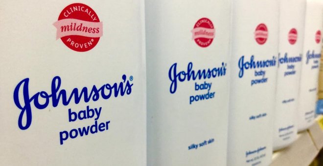 Johnson & Johnson dejará de vender sus polvos de talco en todo el mundo