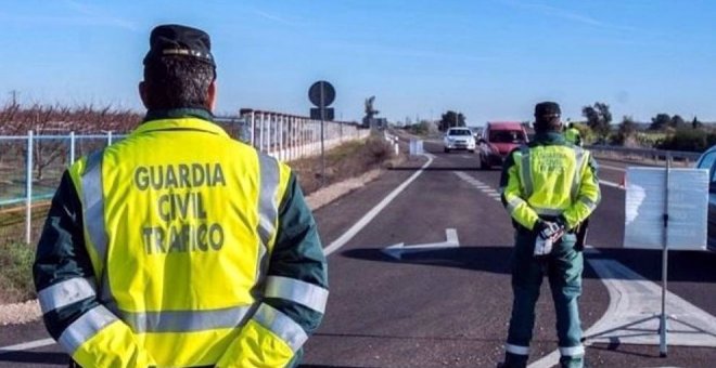 Más de 1.500 multas al año por conducir sin el permiso en las carreteras cántabras