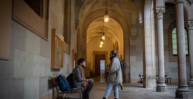 El sostre de vidre es manté a les universitats: només 1 de cada 4 catedràtics és dona