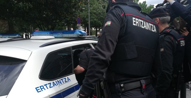 Tratan de impedir que la Ertzaintza asista a una joven por un supuesto pinchazo en las fiestas de Getxo