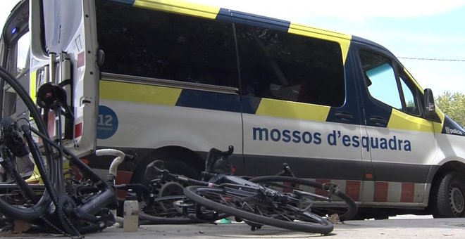 Un coche embiste a un grupo de ciclistas en Castellbisbal, mata a dos de ellos y el conductor se da a la fuga