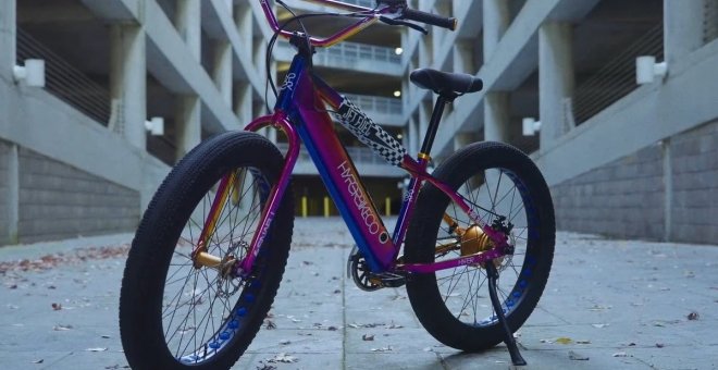 Hyper Jet Fuel E-Ride BMX: una bici eléctrica tipo BMX original y bien colorida