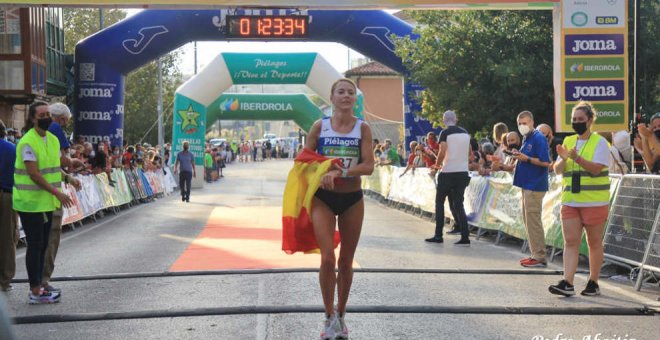 El Ayuntamiento de Piélagos homenajea a Irene Pelayo por su reciente medalla de plata