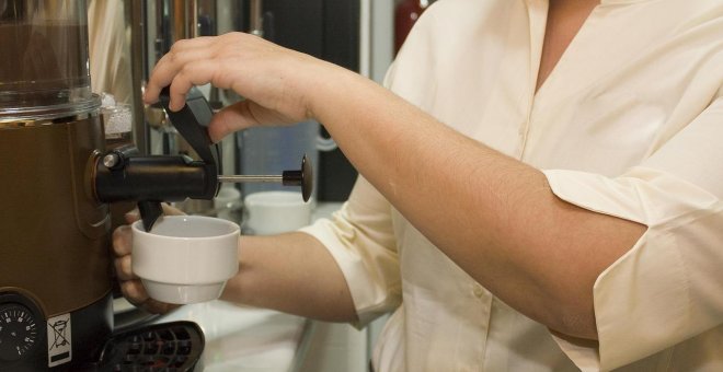 La aplaudida respuesta de un restaurante a las quejas de un cliente: "Los trabajadores tienen un horario (y una vida) con el que cumplir"