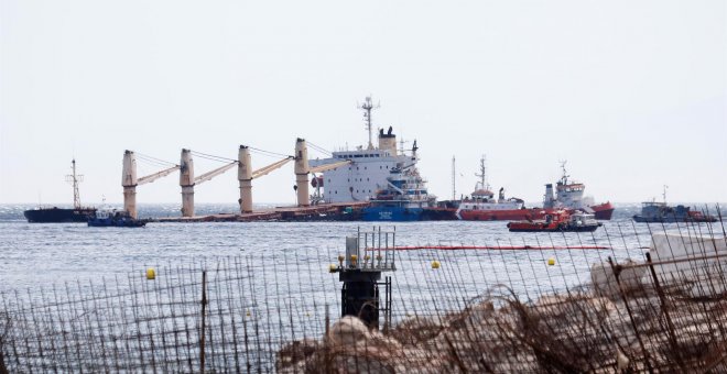 El capitán del buque accidentado en Gibraltar, acusado de siete infracciones