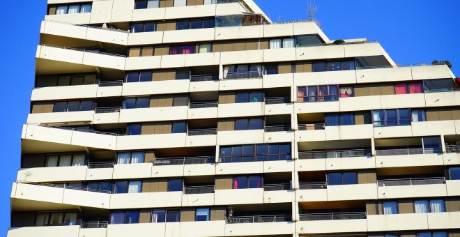 El fondo buitre Cerberus prohíbe a los inquilinos hablar con los medios de comunicación de sus condiciones