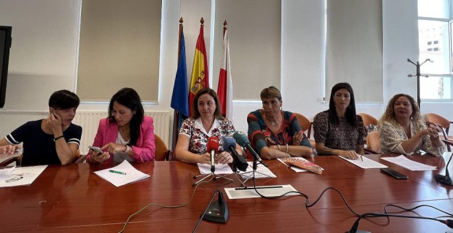 Los docentes califican de "chapuza" el inicio del curso y acusan a Lombó de usar "parches" para los problemas de personal