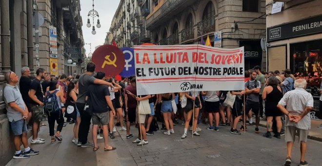 Centenars de persones homenatgen Gustau Muñoz i milers assisteixen a la marxa de l'Esquerra Independentista