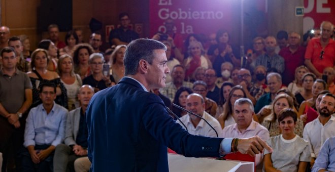 Sánchez reconoce que los españoles pagan "un poco más" por la luz, pero sin el tope al gas del Gobierno costaría "el triple"