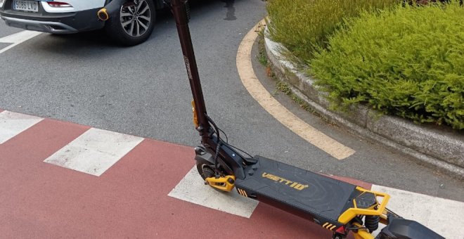 Roba un patinete, lo abandona al ver a la Policía y el dueño no puede acreditar su propiedad