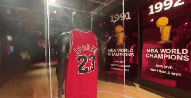 Una camiseta de Michael Jordan bate el récord de subastas vendida por más de 10 millones de dólares