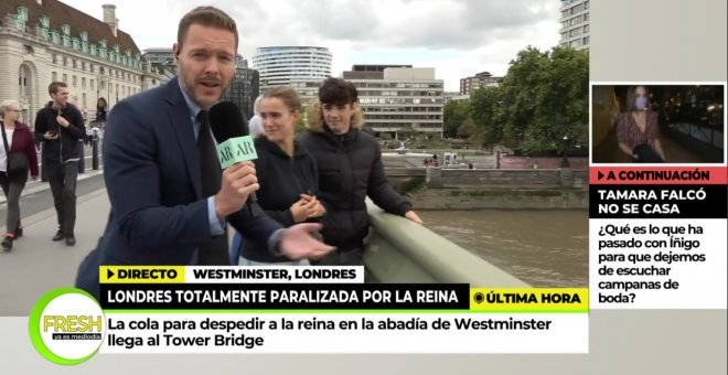 Entrevistan a unos españoles en Londres por el funeral de Isabel II y nadie puede contener la risa con la respuesta