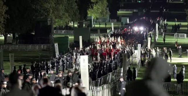 Gran expectación en Windsor para ver el ensayo de la procesión del entierro de Isabel II