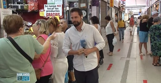 La espontánea respuesta de una señora a un reportero que anticipaba consejos para ahorrar en la compra: "Pues venga, denlo antes de que compre"