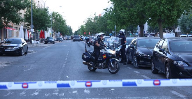 La Policía reduce con un disparo a un hombre que abusó de una menor en la calle mientras portaba un hacha en Elda