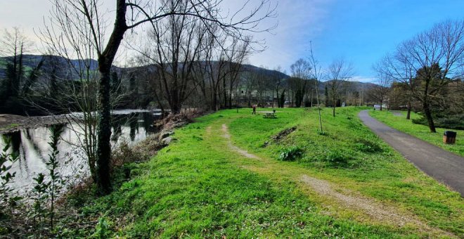 Piden al Ayuntamiento la construcción de una zona de picnic y dote de iluminación el parque de La Penilla