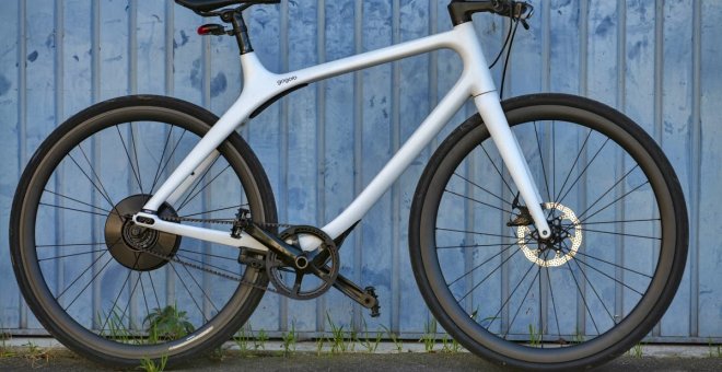 Así es la bicicleta eléctrica más puntera de Amazon: pesa menos de 12 kilos y es todo diseño y carbono