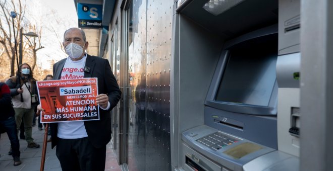 Cómo deben gestionar los bancos (y cualquier empresa) su comunicación con la gente mayor