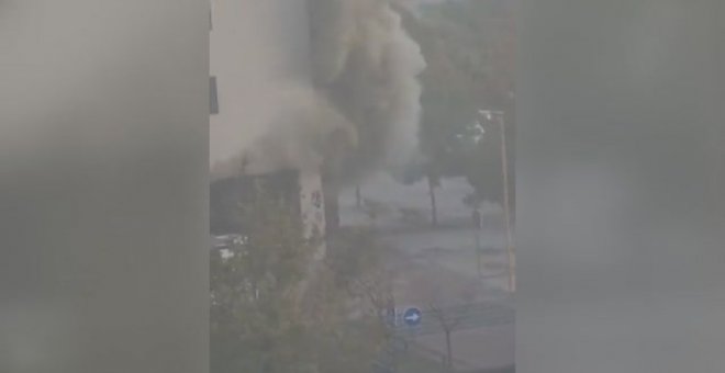 Un niño de cinco años fallece cuando trataba de huir de un incendio en el bajo de su edificio en Alcorcón