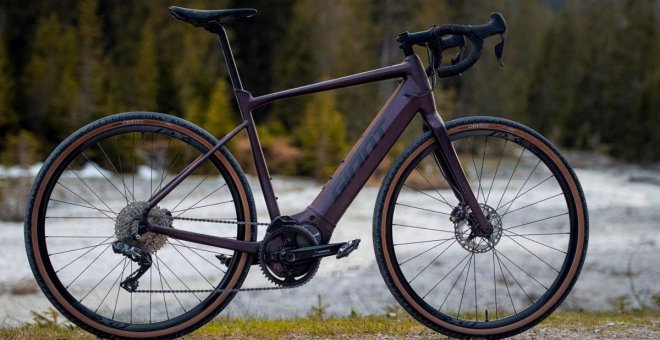 Nueva Giant Revolt E+, más batería para una bicicleta eléctrica de gravel con 160 km de autonomía