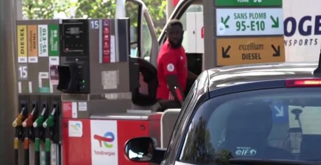 Largas colas en las gasolineras de París por falta de combustible