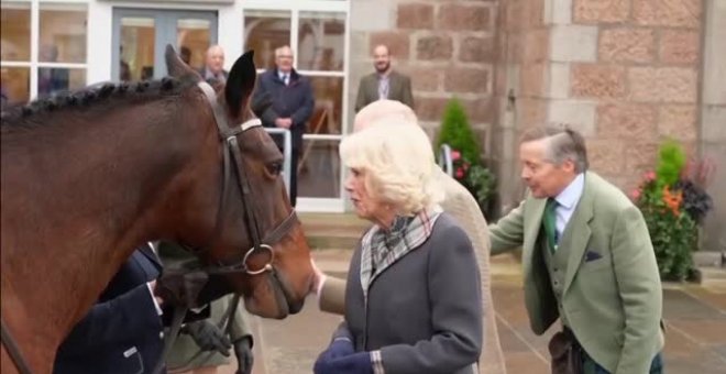 El rey Carlos visita Escocia mientras el caso de su independencia llega a la Corte Suprema