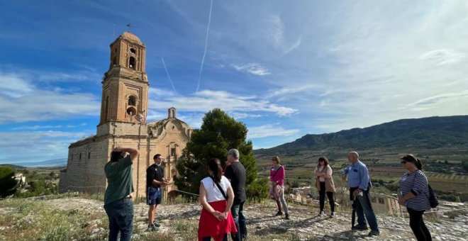 Set rutes històriques a peu per Catalunya