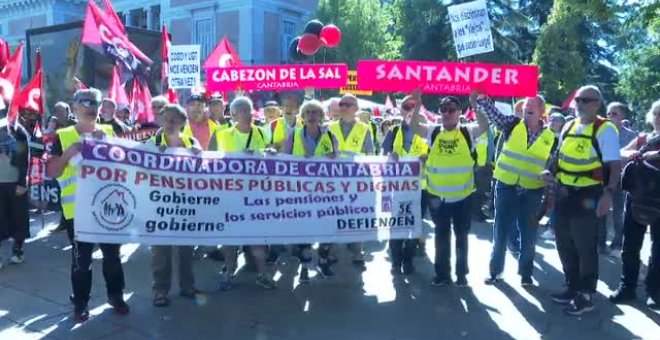 Varios miles de personas llenan Madrid en defensa de salarios y pensiones dignas, servicios públicos y sanidad