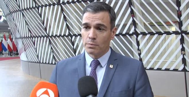 Sánchez anuncia un acuerdo para "sustituir el MidCat por un corredor de energía verde"