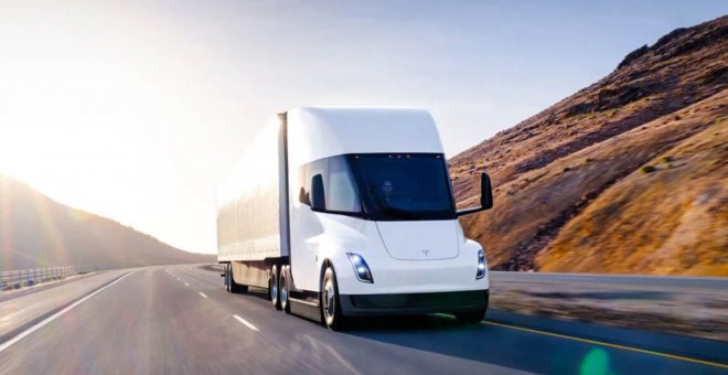 ¿Cuántos Tesla Semi se van a fabricar? Elon Musk habla sobre su camión eléctrico