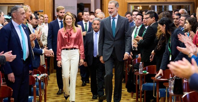 Felipe VI, recibido al grito de '¡Viva el Rey!' en Santander