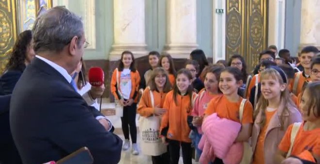 El presidente del Tribunal Supremo recibe a un grupo de escolares en la jornada de puertas abiertas