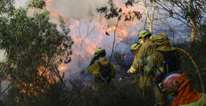 Bajan a 11 los incendios activos en Cantabria