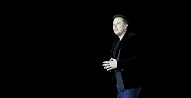 "¿Sólo ocho euros por un 'check' azul?": los tuiteros reaccionan con guasa al anuncio de Musk de cobrar por las cuentas verificadas