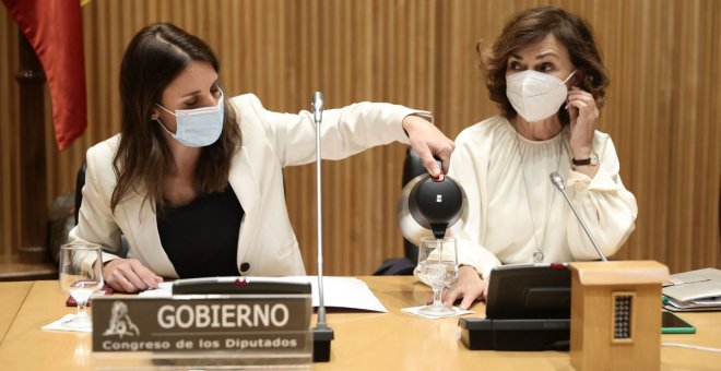 Un calendario diseñado por Irene Montero para la comisión presidida por Carmen Calvo: la nueva fase de la ley trans